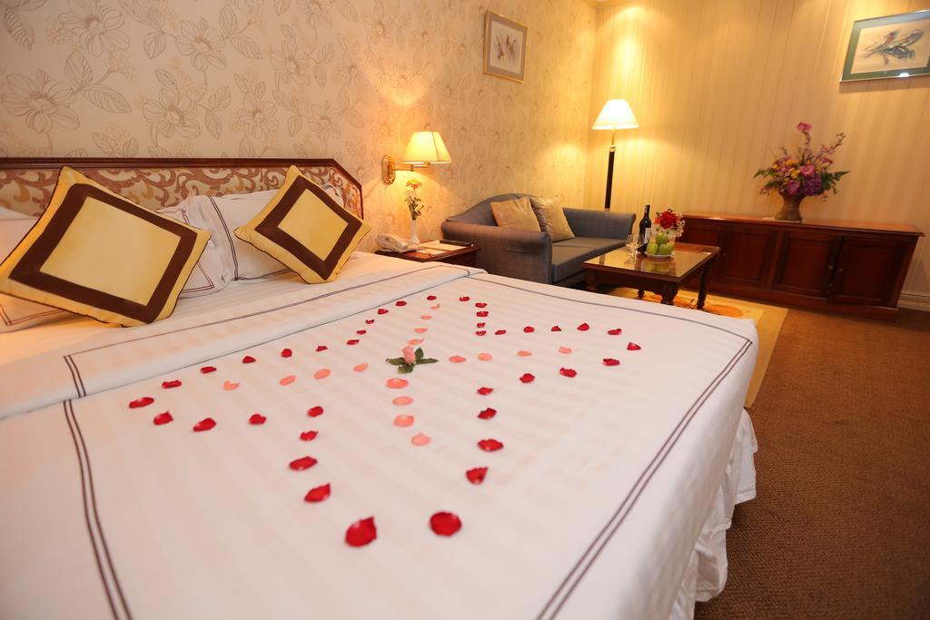 Lotus Saigon Hotel Ho Şi Min Dış mekan fotoğraf